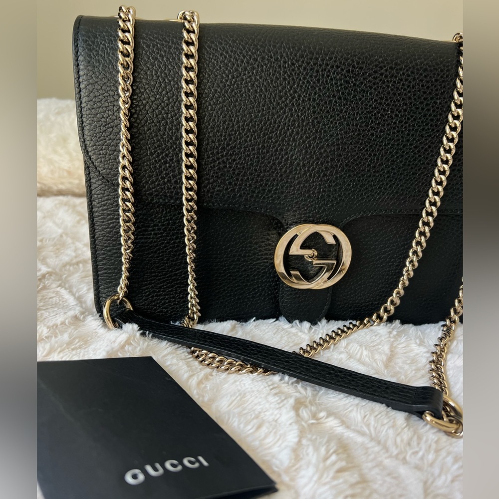 Gucci classic black shoulder bag Gucci logo gold